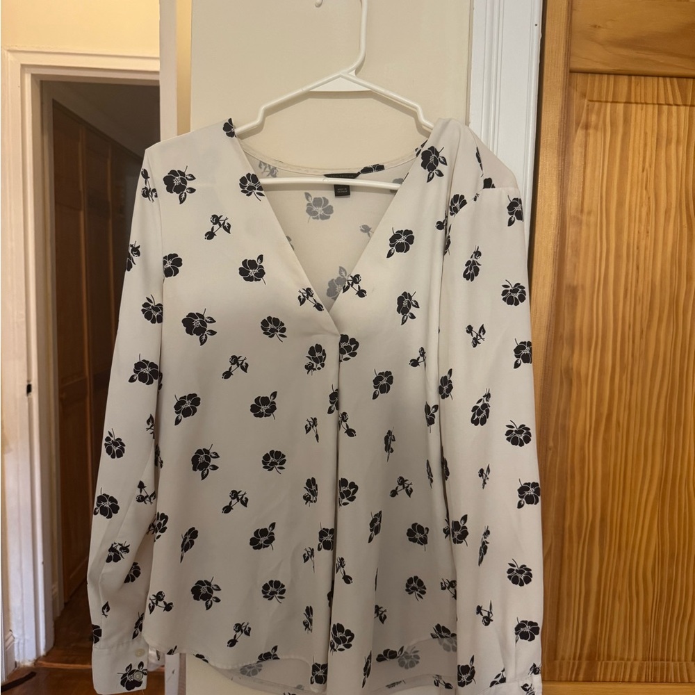 Ann Taylor Black and White Floral Blouse